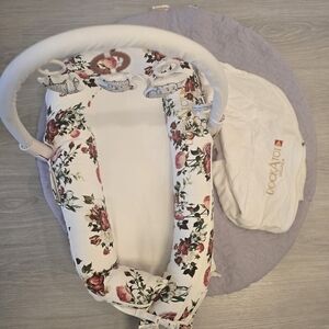 DockATot Deluxe+ La Vie En Rose